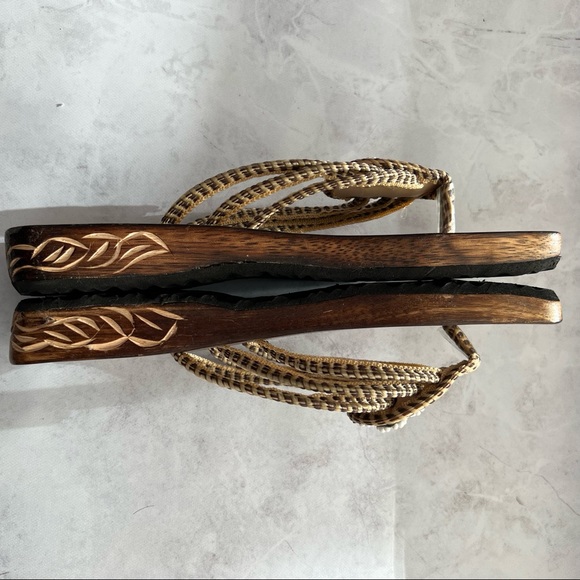 Seashells Carved Wooden Art Japanese Inspired Geta Sandal  41 - Picture 8 of 13